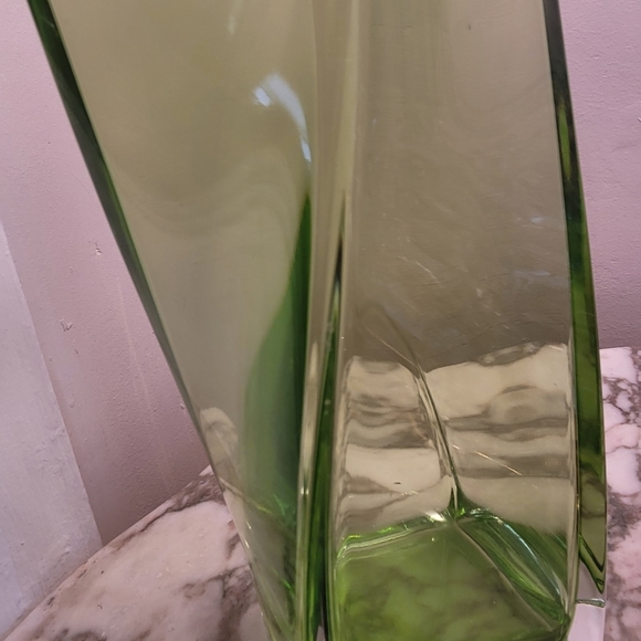 Krosno Poland 12" Green Curved Vase - Picture 9 of 10